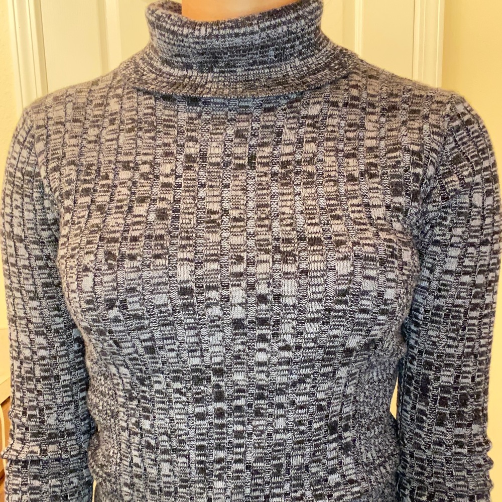 Grey turtleneck